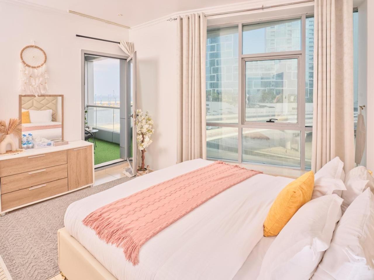 Wonderful Two Bed Room With Full Marina View Dubai Esterno foto