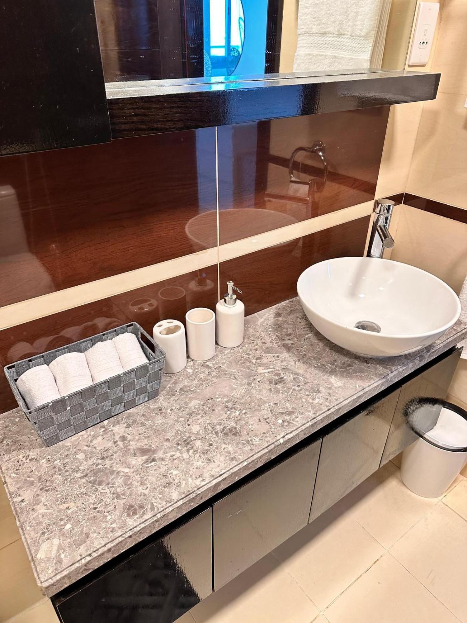 Wonderful Two Bed Room With Full Marina View Dubai Esterno foto
